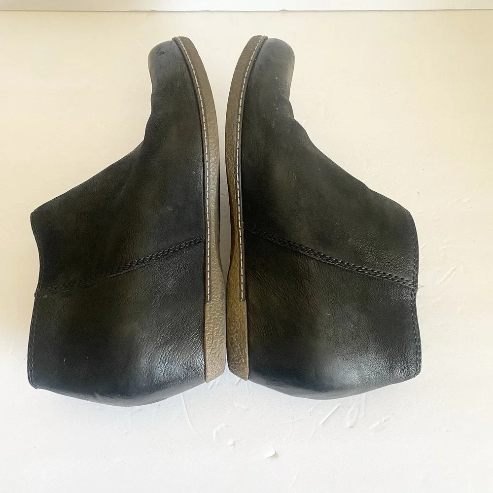 Dansko Leyla Black Women 38 US 7.5 8 Leather Ankle Boots Hidden Wedge Side Zip - Picture 7 of 11